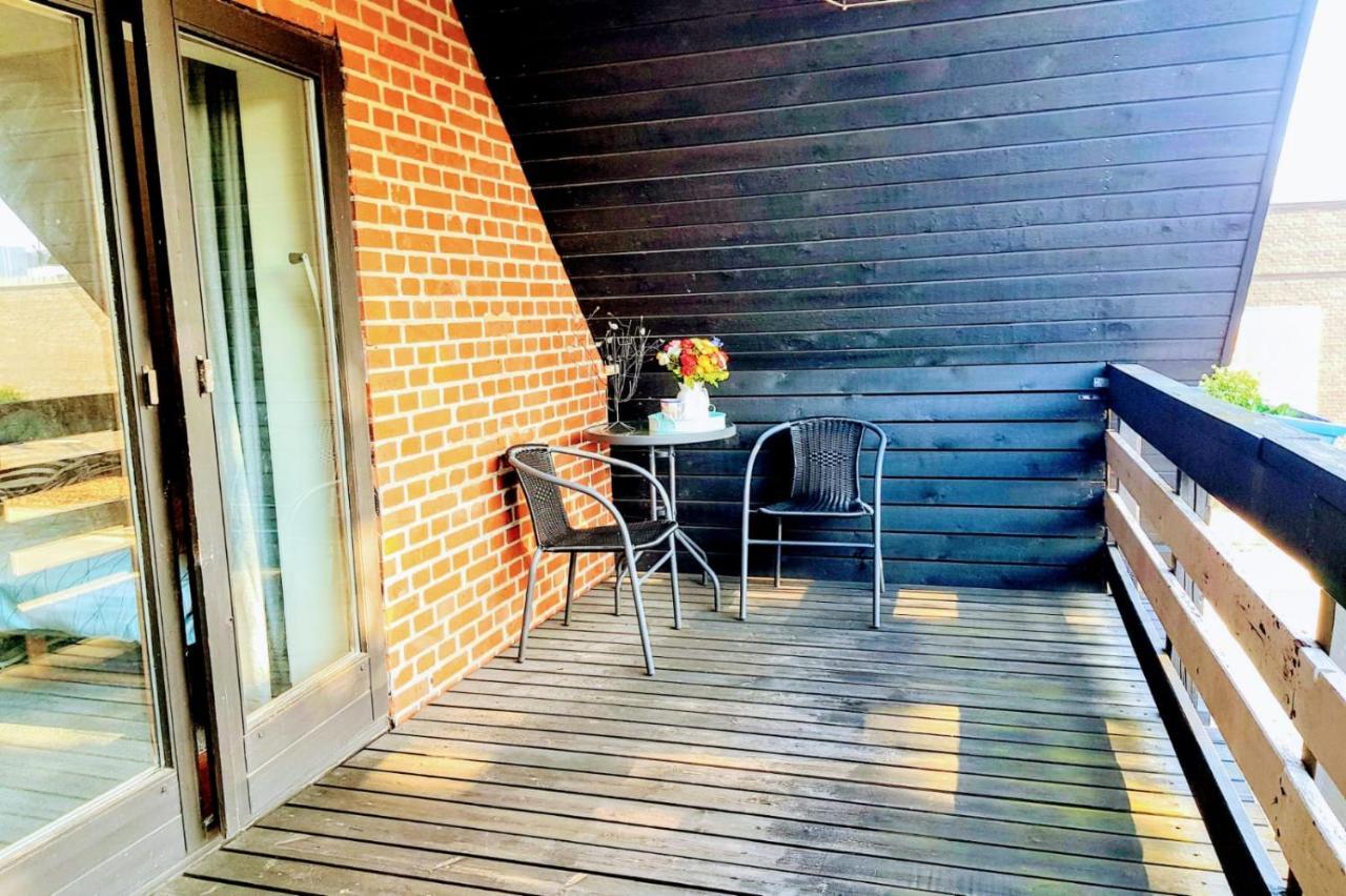 5 Minute Walk To Lego - 2 Bedrooms Loft Floor With Balcony Billund Luaran gambar